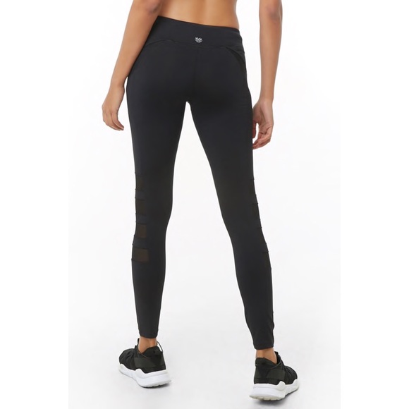 Mesh Panel Key Pocket Leggings - Picture 2 of 3